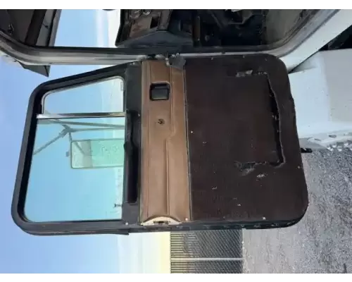 Peterbilt 385 Door Assembly, Front