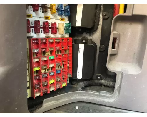 Peterbilt 385 Fuse Box