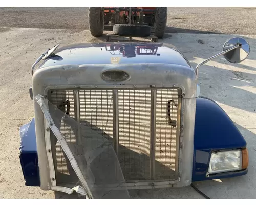 Peterbilt 385 Hood