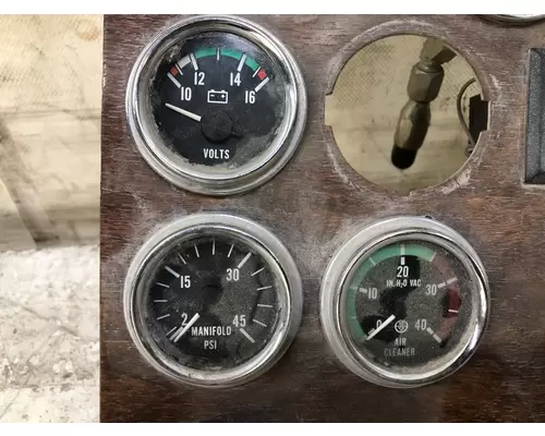 Peterbilt 385 Instrument Cluster