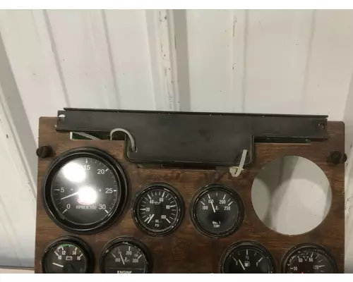 Peterbilt 385 Instrument Cluster