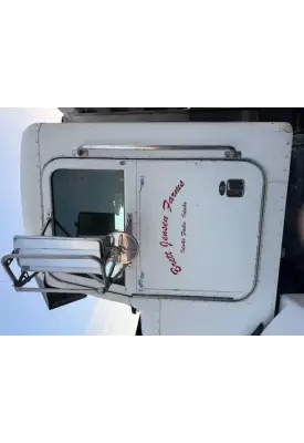 Peterbilt 385 Mirror (Side View)