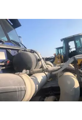 Peterbilt 385 Radiator Overflow Bottle