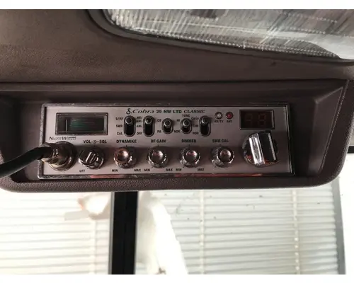 Radio Peterbilt 386 Vander Haags Inc CB