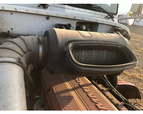 Peterbilt 386 Air Cleaner