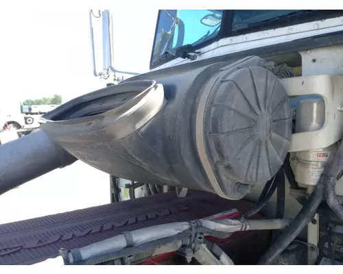 Peterbilt 386 Air Cleaner