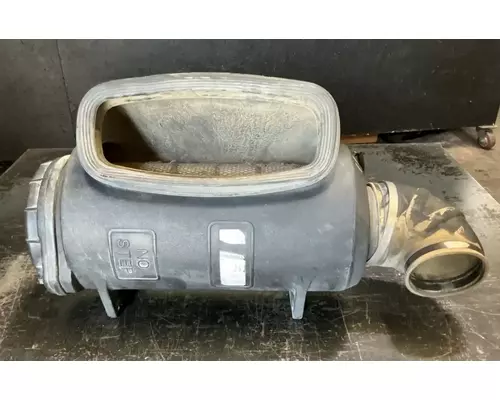 Peterbilt 386 Air Cleaner