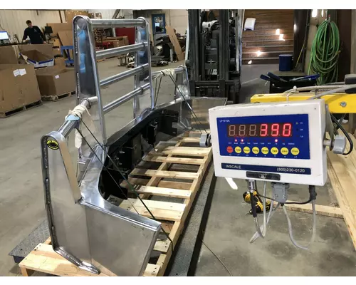 Peterbilt 386 Bumper Assembly, Front