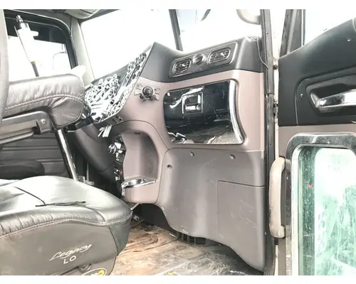 Peterbilt 386 Dash Assembly