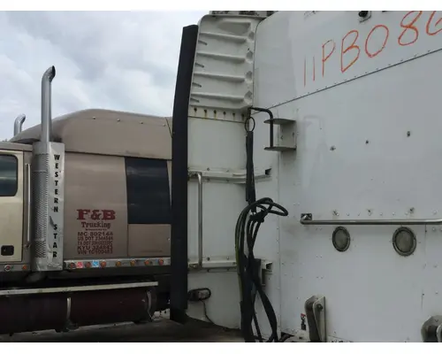 Peterbilt 386 Fairing (Side)