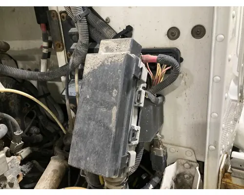 Peterbilt 386 Fuse Box in Winamac, IN #25592975