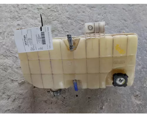 Radiator Overflow Bottle PETERBILT 386 LKQ Thompson Motors - Wykoff