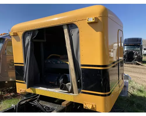 Peterbilt 386 Sleeper