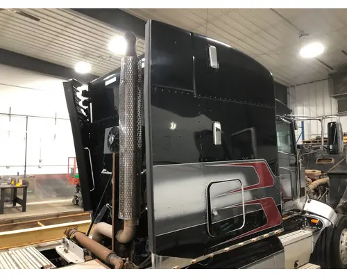 Peterbilt 386 Sleeper