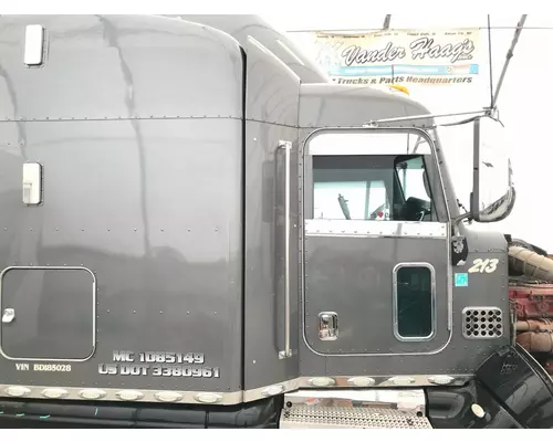 Peterbilt 386 Sleeper