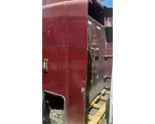 Peterbilt 386 Sleeper