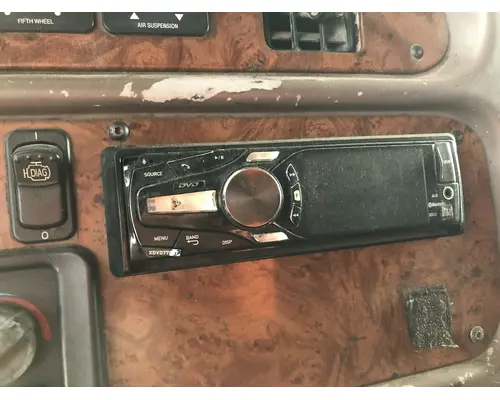 Radio Peterbilt 387 Vander Haags Inc Cb