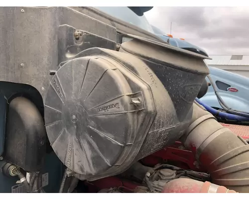 Peterbilt 387 Air Cleaner