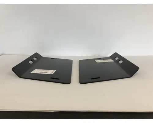Peterbilt 387 Bumper Assembly, Front