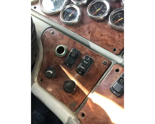 Peterbilt 387 Dash Assembly