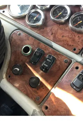 Peterbilt 387 Dash Assembly