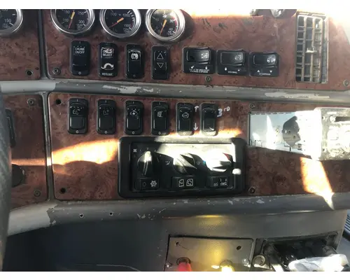 Peterbilt 387 Dash Assembly