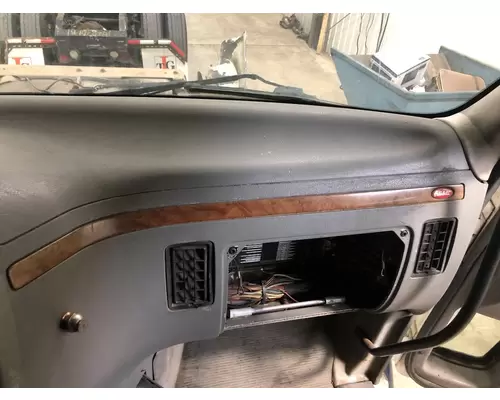 Peterbilt 387 Dash Assembly