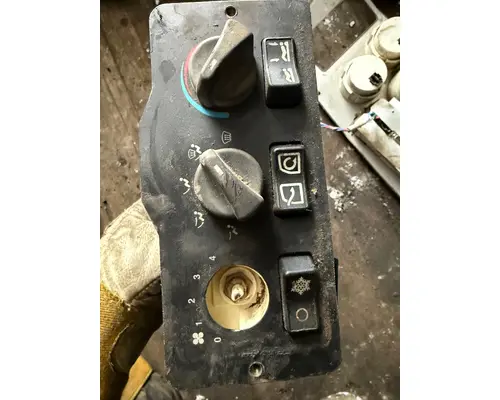 ECM (HVAC) PETERBILT 387 Truck Salvage International Inc