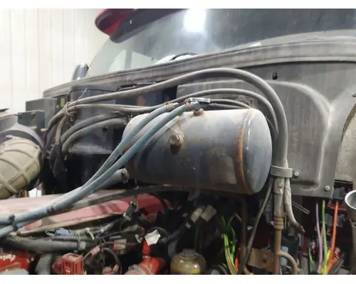 Radiator Overflow Bottle PETERBILT 387 LKQ Thompson Motors - Wykoff