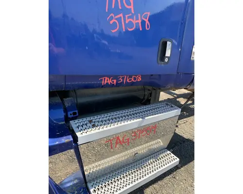 Rocker Panel Moulding PETERBILT 387 Hagerman Inc.