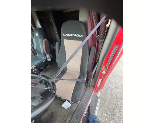 Peterbilt 387 Seat, Front