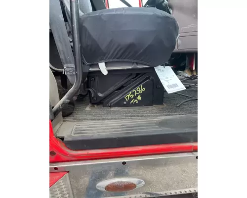 Peterbilt 387 Seat, Front