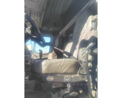 Seat, Front PETERBILT 387 LKQ Evans Heavy Truck Parts