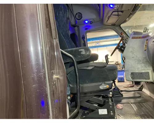 Seat, Front Peterbilt 387 Vander Haags Inc Sf