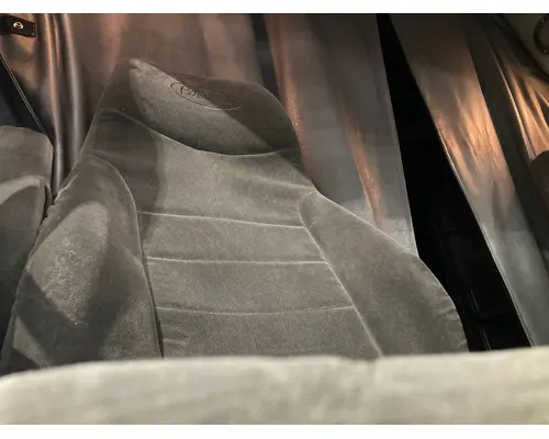Seat, Front Peterbilt 387 Vander Haags Inc WM