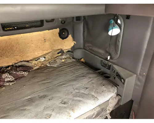 Peterbilt 387 Sleeper Bunk