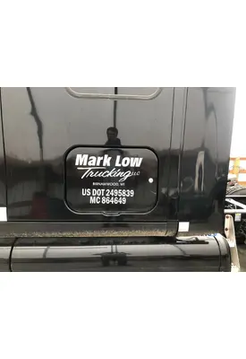 Peterbilt 387 Sleeper