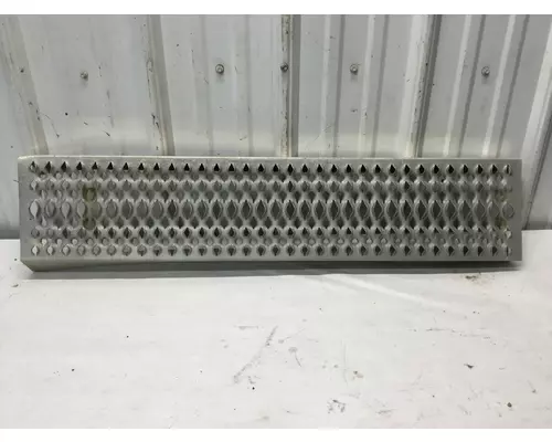 Peterbilt 387 Step (Fuel Tank, Fairing