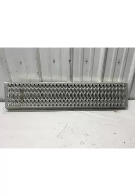 Peterbilt 387 Step (Fuel Tank, Fairing