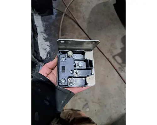 Distributor PETERBILT 388 Truck Salvage International Inc