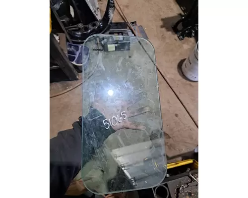 Door Glass, Front PETERBILT 388 2679707 Ontario Inc