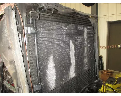 Air Conditioner Condenser PETERBILT 389 Dutchers Inc   Heavy Truck Div  Ny