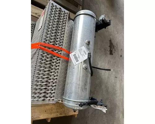 Air Tank PETERBILT 389 Dutchers Inc   Heavy Truck Div  Ny