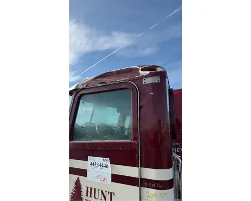 Peterbilt 389 Cab