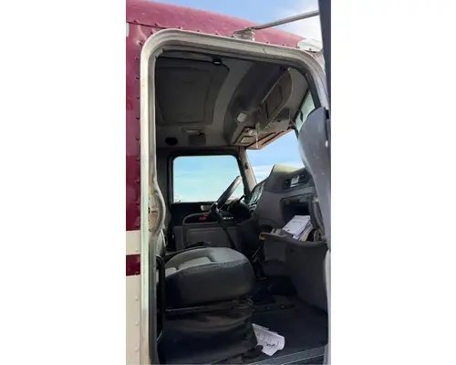 Peterbilt 389 Cab