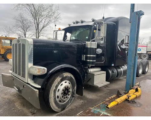 Complete Vehicle PETERBILT 389 Truck Salvage International Inc
