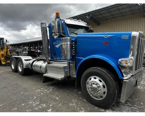 Complete Vehicle PETERBILT 389 Dutchers Inc   Heavy Truck Div  Ny