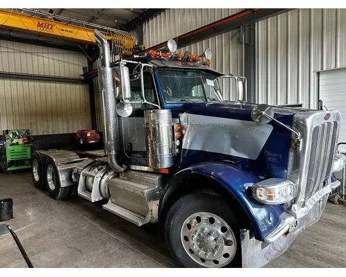 Complete Vehicle PETERBILT 389 Dutchers Inc   Heavy Truck Div  Ny