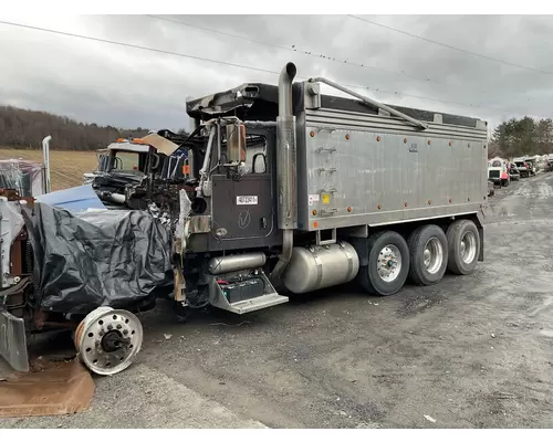 Complete Vehicle PETERBILT 389 Dutchers Inc   Heavy Truck Div  Ny