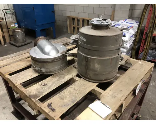 Peterbilt 389 Exhaust DPF Assembly